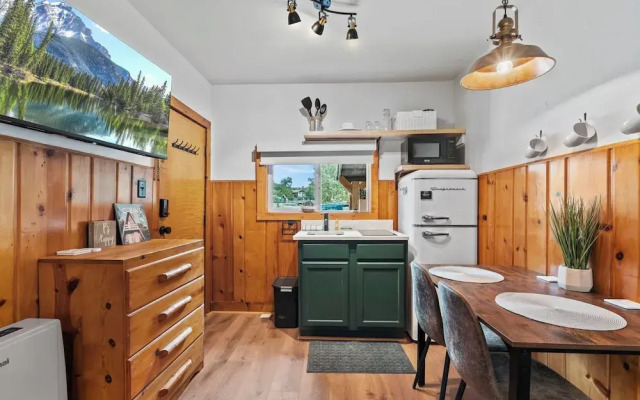 Timber Lodge Cabin 5