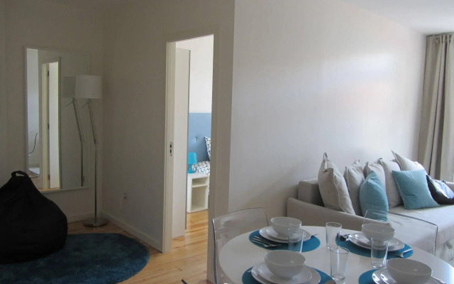 D S Crocodile House S Bento Apartments