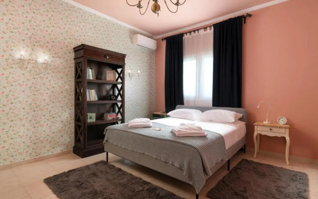 Villa - 1st Floor
