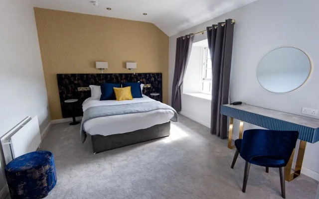 Woodenbridge Hotel