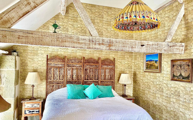 Luxurious, Fabulous, Fun, Contemporary Suite in Retreat Centre