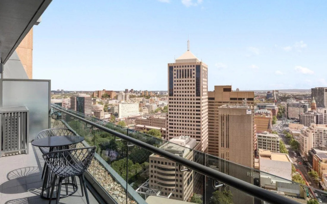 Meriton Suites Campbell Street, Sydney