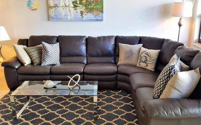 Cozy 2 Bedroom With Ocean Views - 510