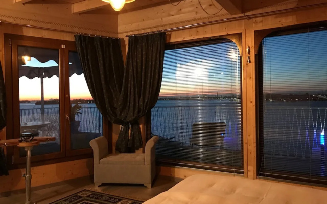 Oasis Golden Lagoon Chalet