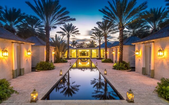 Отель The Palms Turks and Caicos вид на фасад