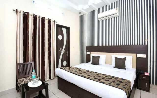 OYO 11844 Silver Star