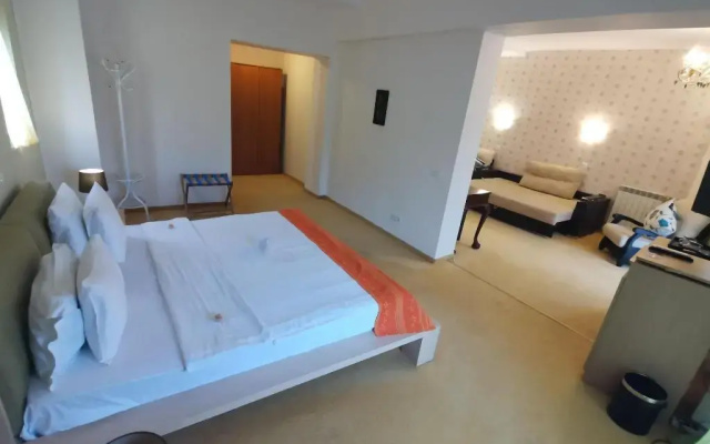 Atrium Mountain View