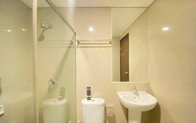 Spacious 2Br Apartment At El Royale Near Bip