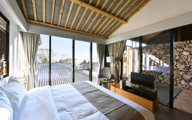 The Rock Hotel