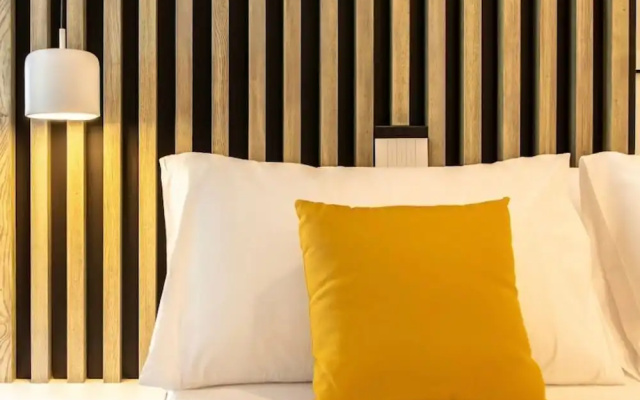 Metropolitan Rooms