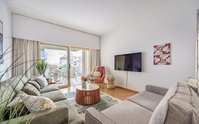 Lena Court - Spacious 3bdr, City Views