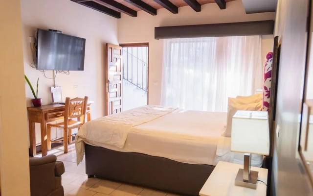 Americas Best Value Inn - Posada El Rey Sol