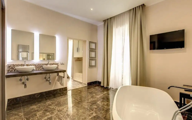 Colonna 18 Apartment by Ghor