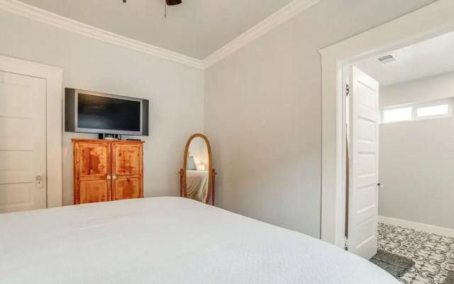 Walk to Midtown: Charming Reno Retreat