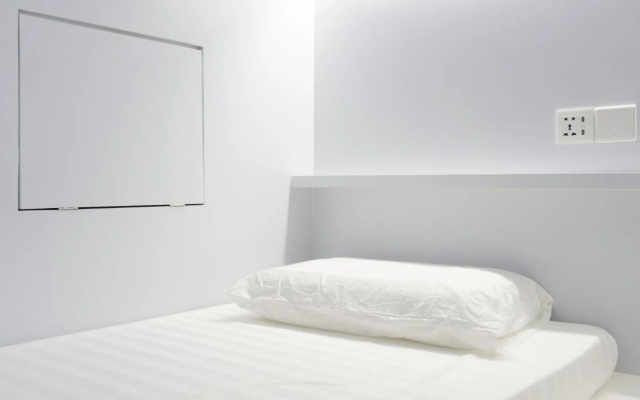 Uno Capsule Hostel