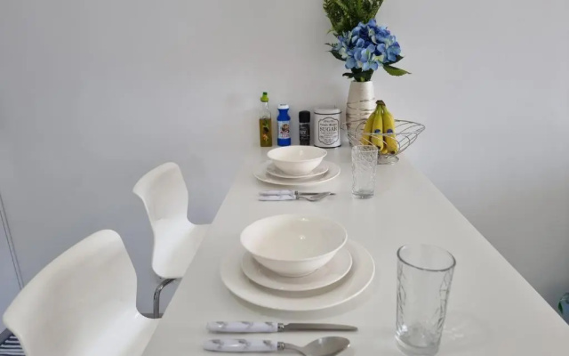 Super Modern Beachfront 1 bedroom - sleeps 4