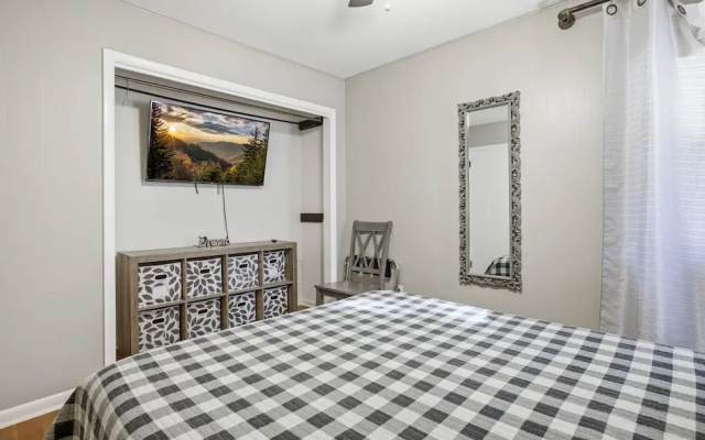 Smokin' Blue Villa 3 Bedroom Home