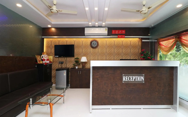 OYO 15671 Hotel Jalsa Dlx
