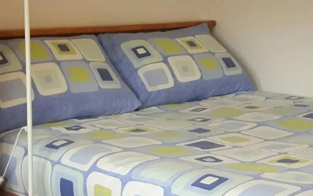 2 double rooms available in 3 bedroom house