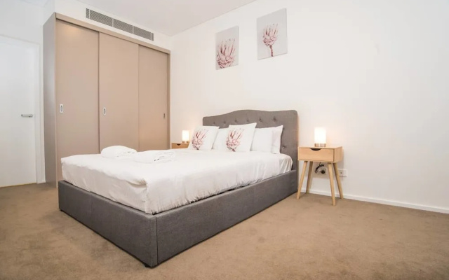 Oud Wood Apartment