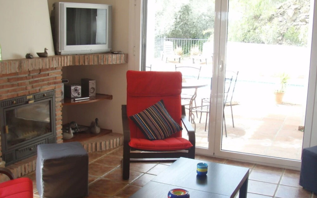 Peaceful Villa in Arenas With Swimming Pool