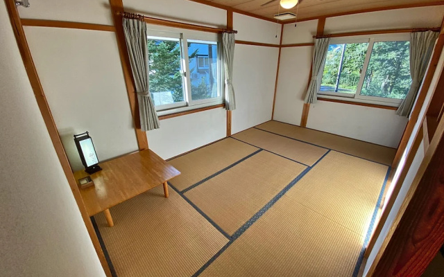 Bandai Lakeside Guesthouse