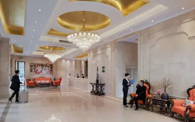 Vienna International Hotel (Shaoyang Dahan Pedestrian Street)