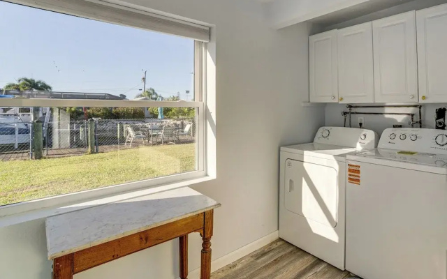 Family-friendly Englewood Rental w/ Canal Views!