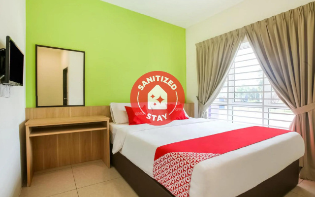 OYO 89677 Sunflower Hotel