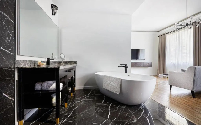 Mount Alverno Luxury Resorts