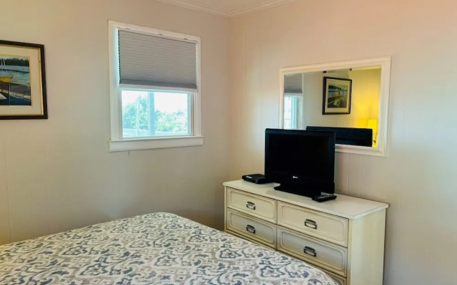 Lime Inn 4 Bedroom Home by RedAwning