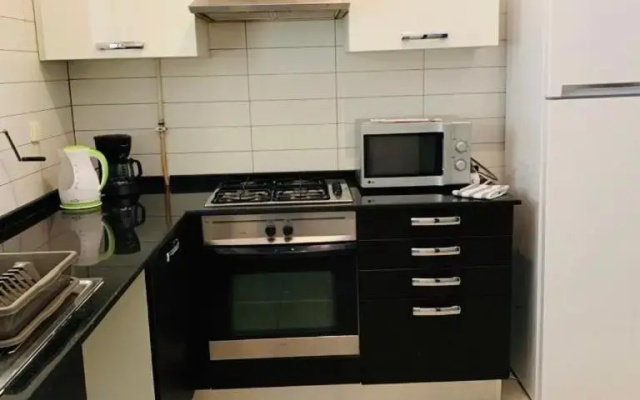 The Perfect Flat, Lac 2, Tunis