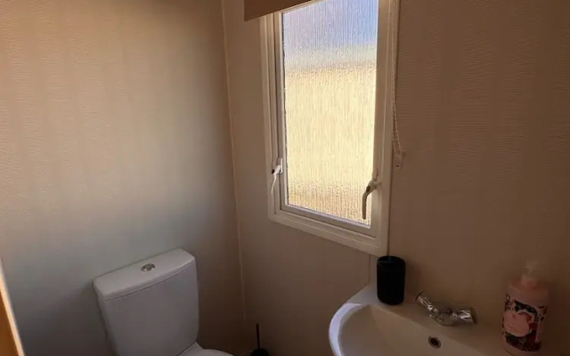 3 Bed Caravan - Side Gated Decking, Wifi, Pets