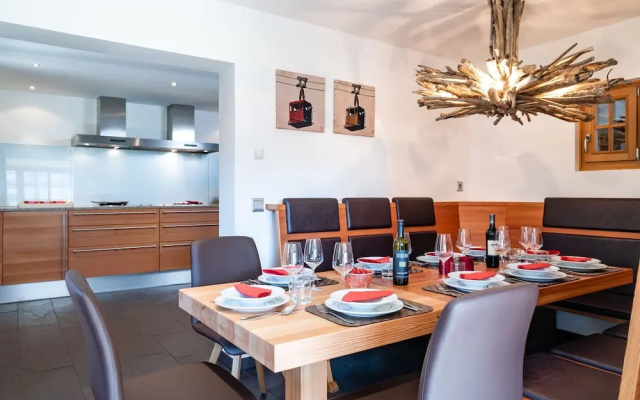 Upscale Chalet In Mauterndorf With Sauna And Ski Storage