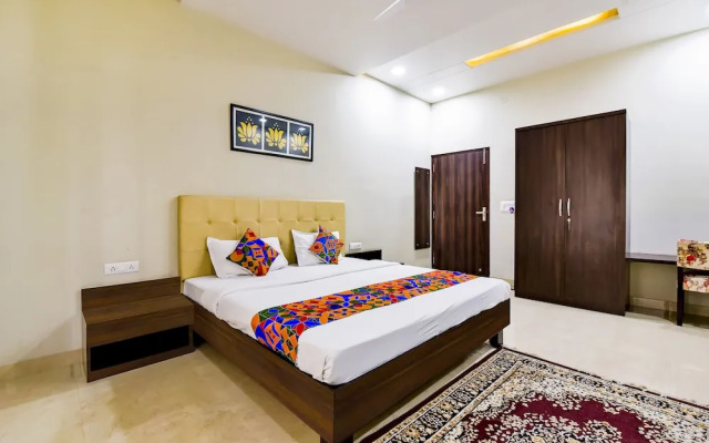 The Castle Homestay by FabHotel