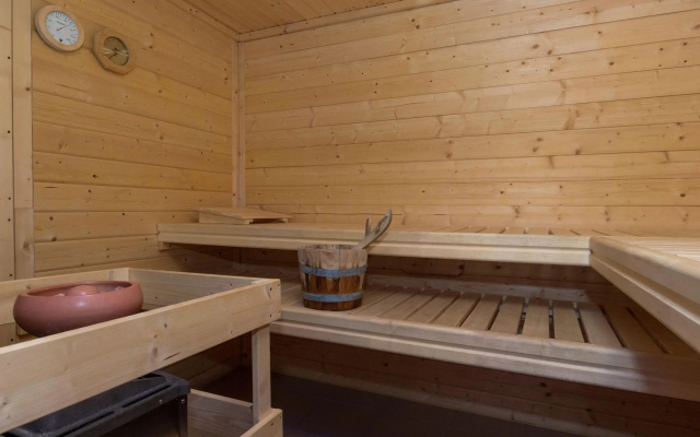 Spacious Holiday Home in the Ardennes with Sauna & Hot Tub