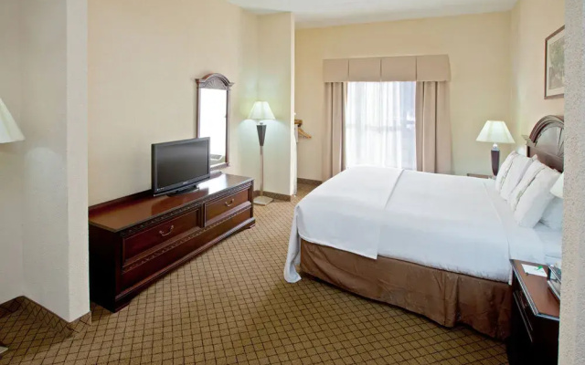 Holiday Inn Hotel & Suites Huntington-Civic Arena