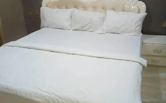 Golden Dreams Hotels and Suites Owerri