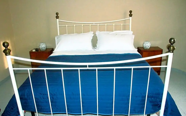 Ari B&B