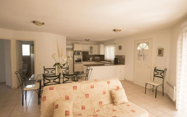 Cozy Holiday Home in Moriani-Plage in Swimming Pool
