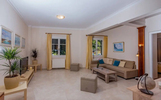 Katerina Residence - Beachfront Plaz Eot