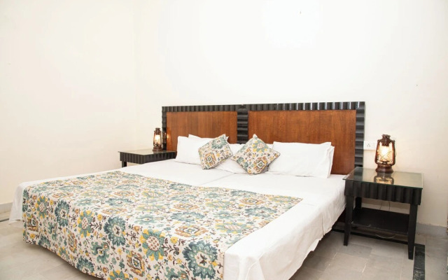 Shivika Lake Hotel