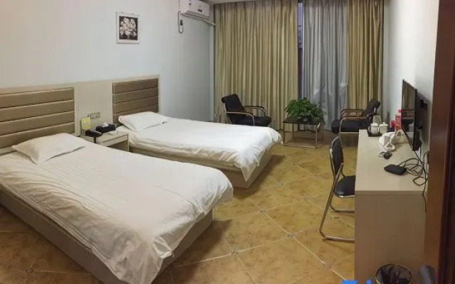 Caoxian Lijing Business Hotel