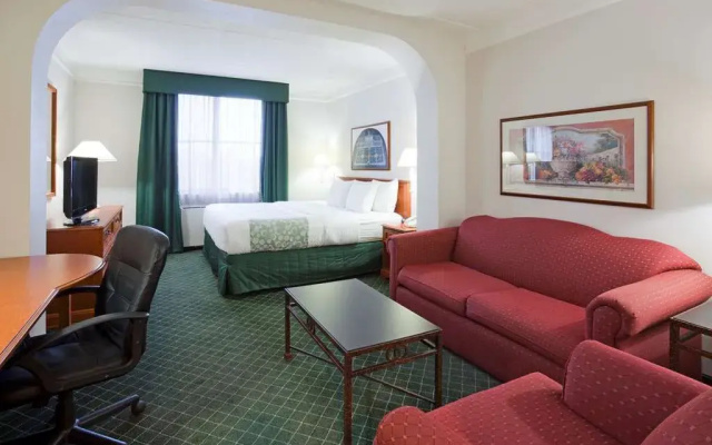 La Quinta Inn & Suites by Wyndham Madison American Center