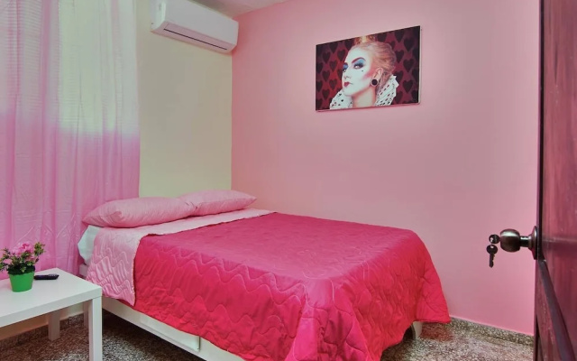 Room in Guest Room - Queen Of Hearts - Rh