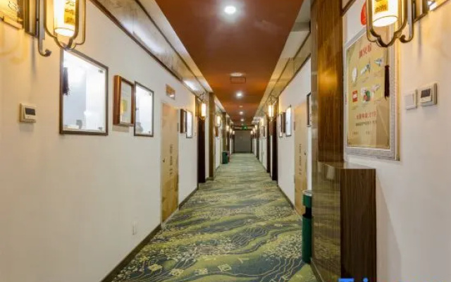 Yuyang Cultural Theme Hotel