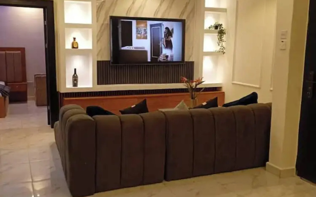 Less2more Luxury Suites - Comfort in Style