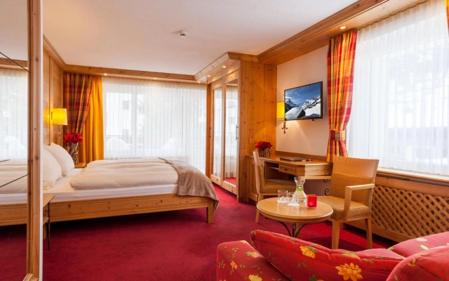 Hotel Holiday