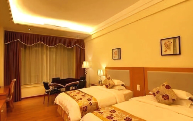 Jinbao Haoting Hotel (Xinxing Bus Terminal Temple Street Pedestrian Street Branch)