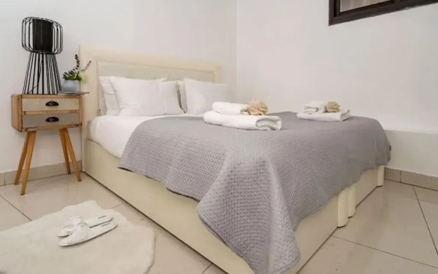 Lovely 2 bedroom unit Shivtey Israel Jerusalem